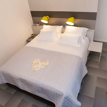 Luxury Marjan - Black Split