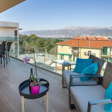 Luxury Marjan - Black *