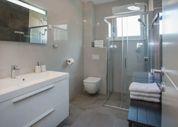 Luxury Marjan - Black Спліт